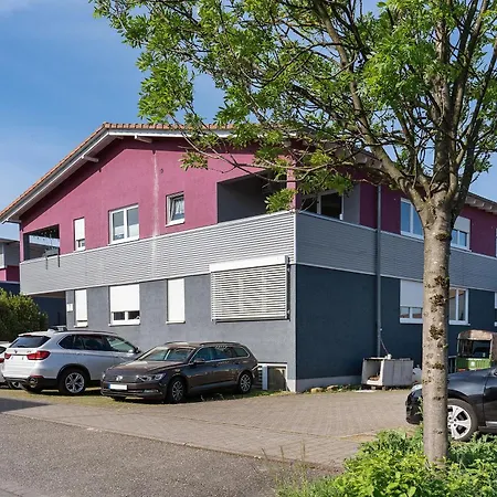 Am Stadtrand Von شقة